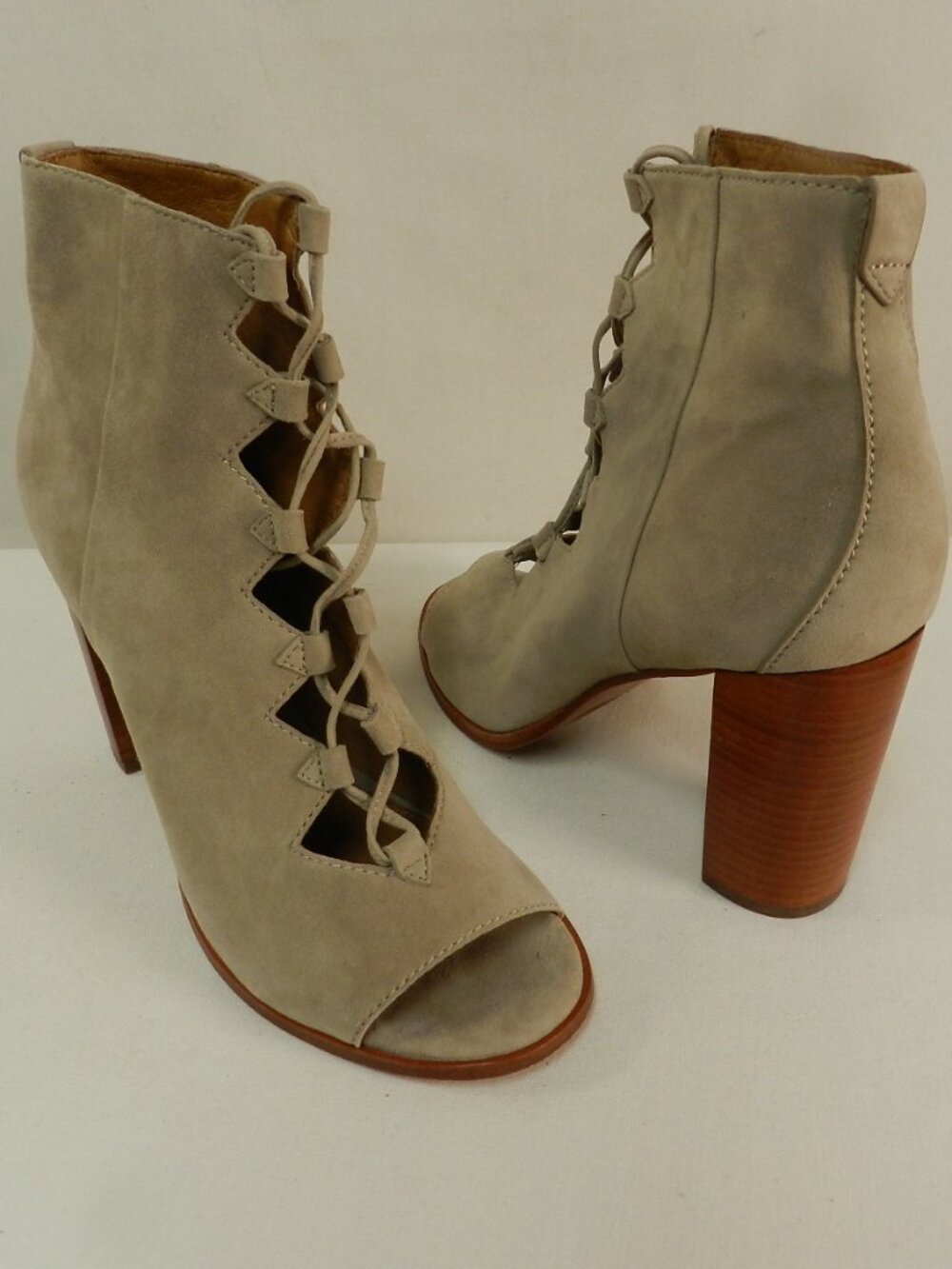 FRYE Gabby Ghillie Suede Peep Toe Lace Up Booties taupe heels pumps Size 8.5